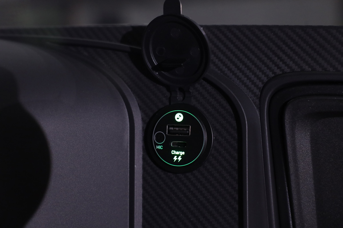 Golf cart USB & USBC charging port